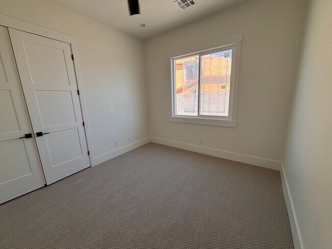 Building Photo - Brand New 4 bed 3 bath home in Desert Canyons