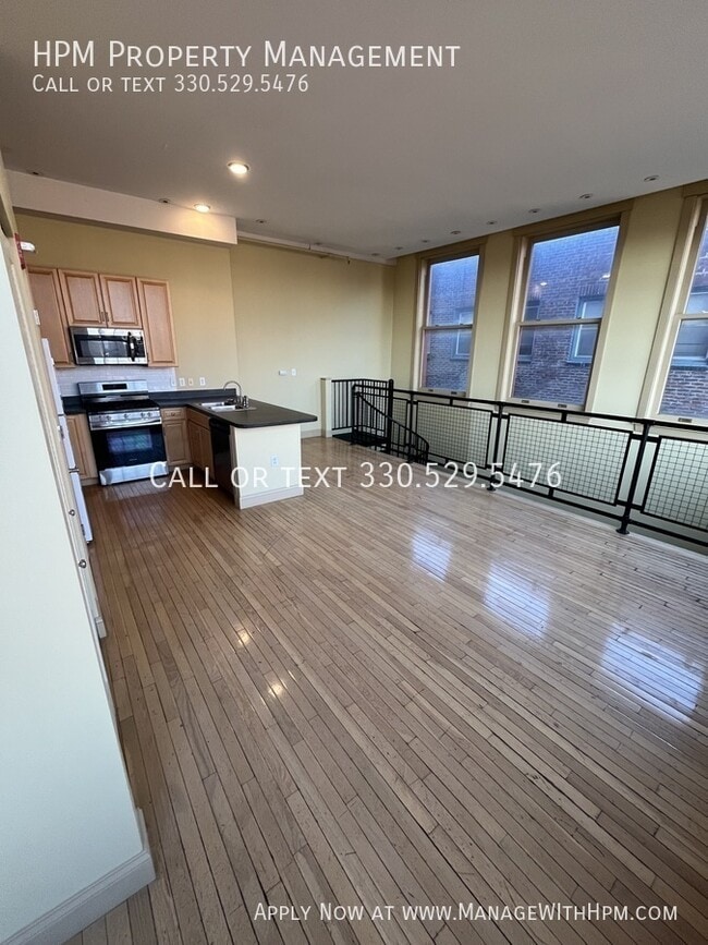 Building Photo - 2404 Prospect Ave E