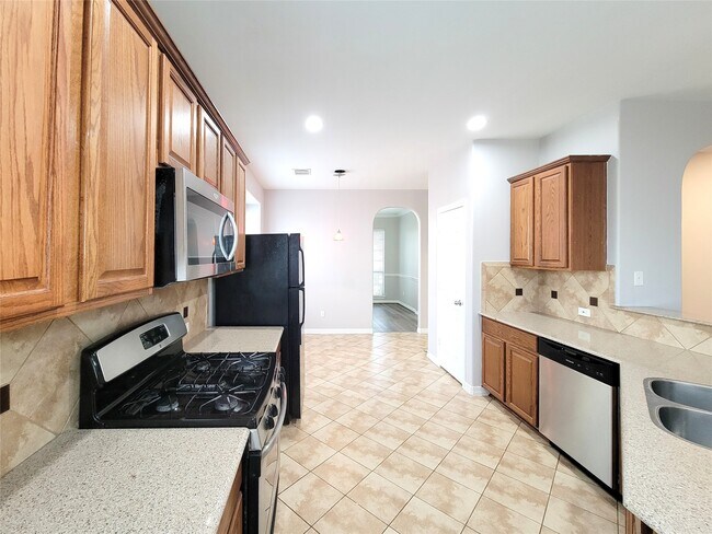 Building Photo - 17207 Mossbriar Ln