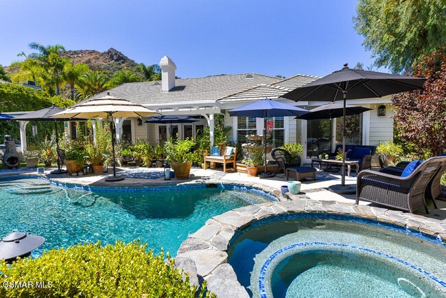 Building Photo - 2230 Memory Ln