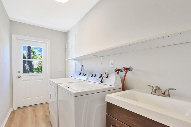 Building Photo - 85 Hickory Hill Rd