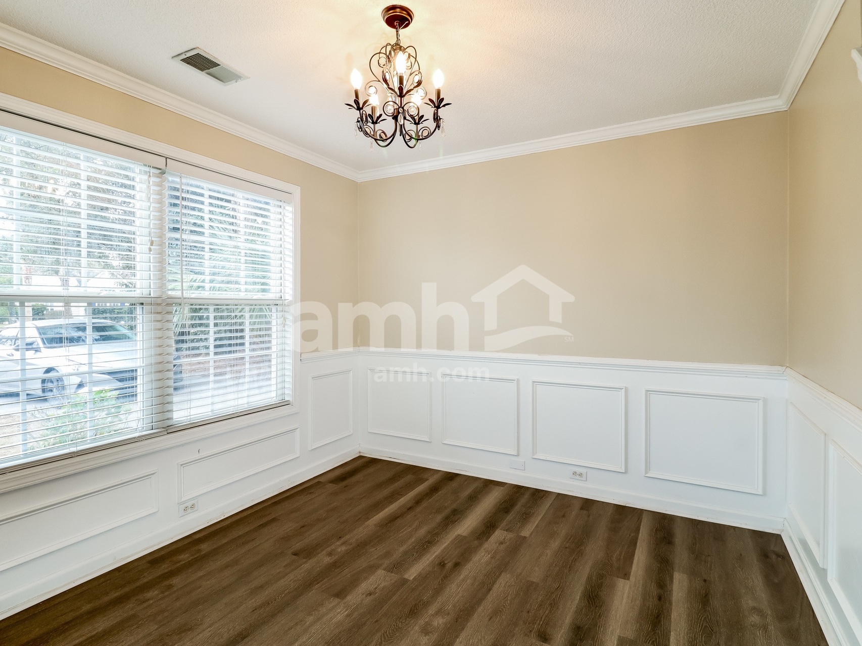 Building Photo - 120 Lake Linden Dr