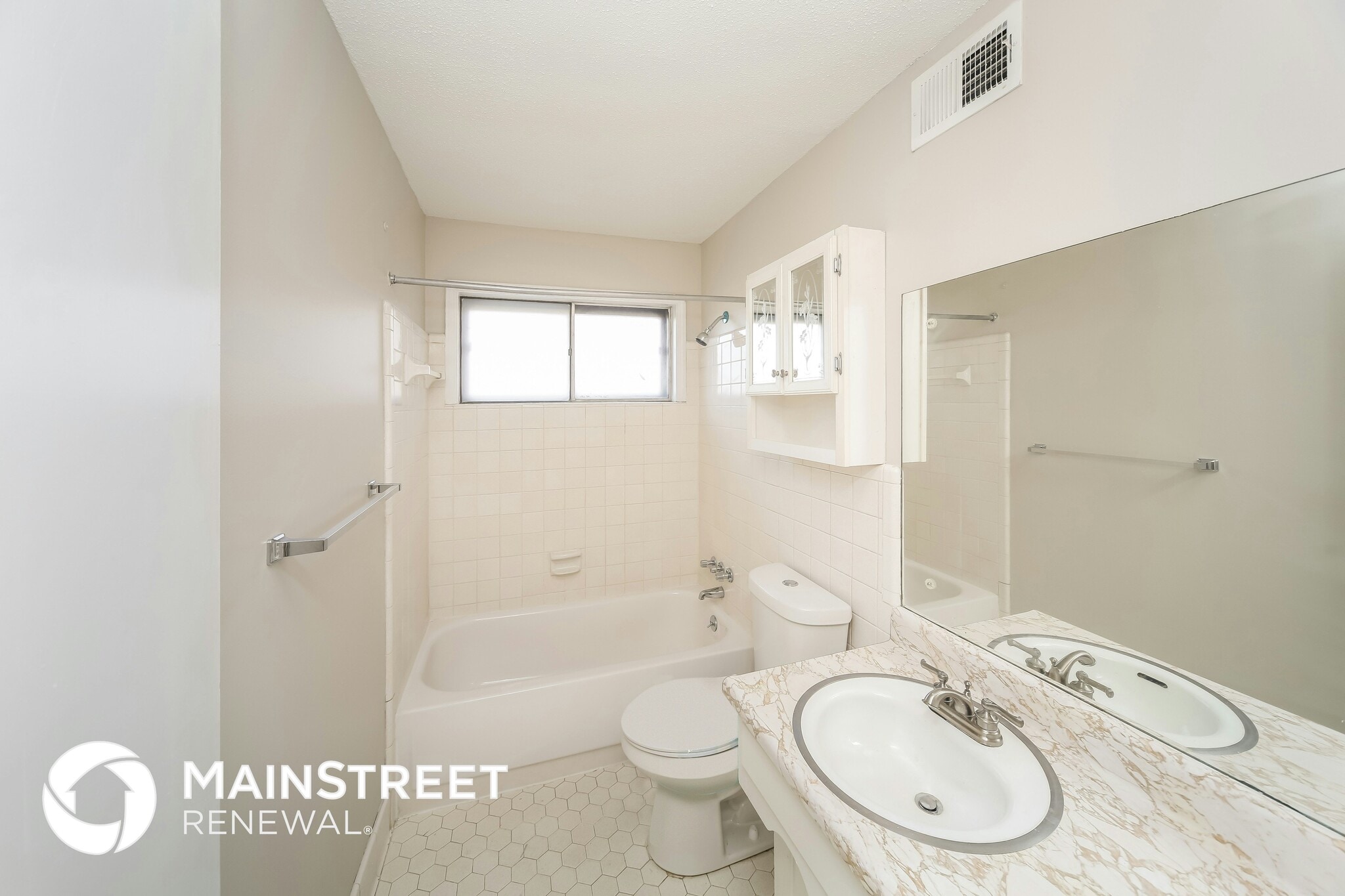 Building Photo - 4346 Gardenview Dr
