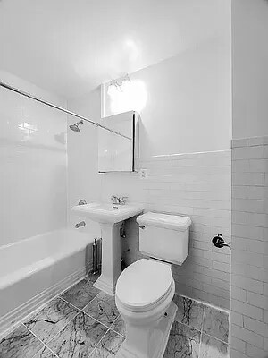 Building Photo - 340 E 77th St