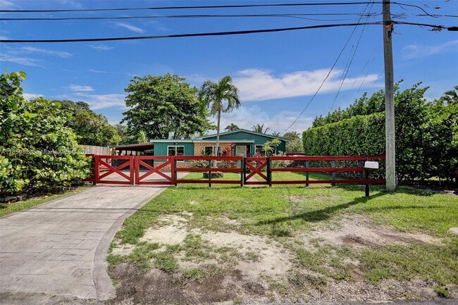 Building Photo - 7245 S Waterway Dr
