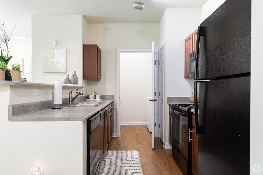 1BR, 1BA - 751SF - Sierra Ridge