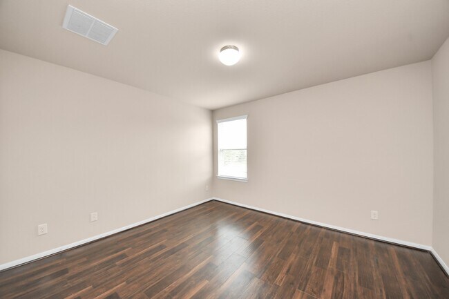 Building Photo - 7214 Baitland Dr