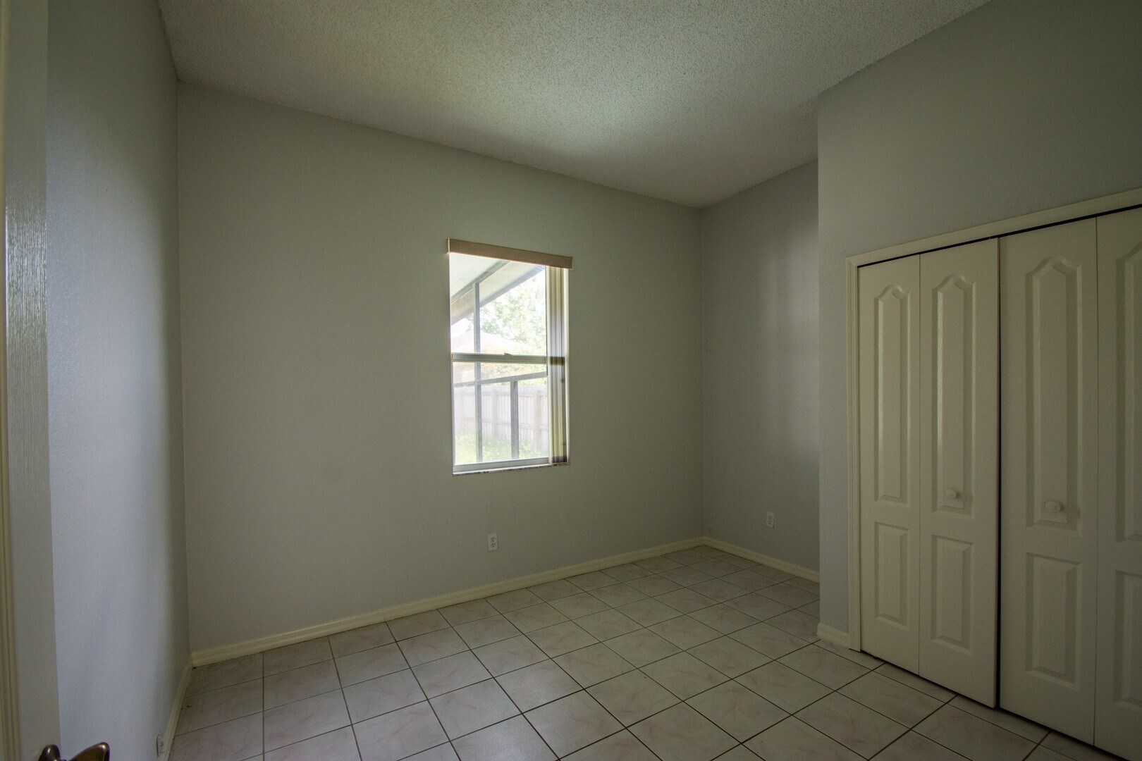 Building Photo - Available Now! 3/2 Home Near Hunter's Cree...