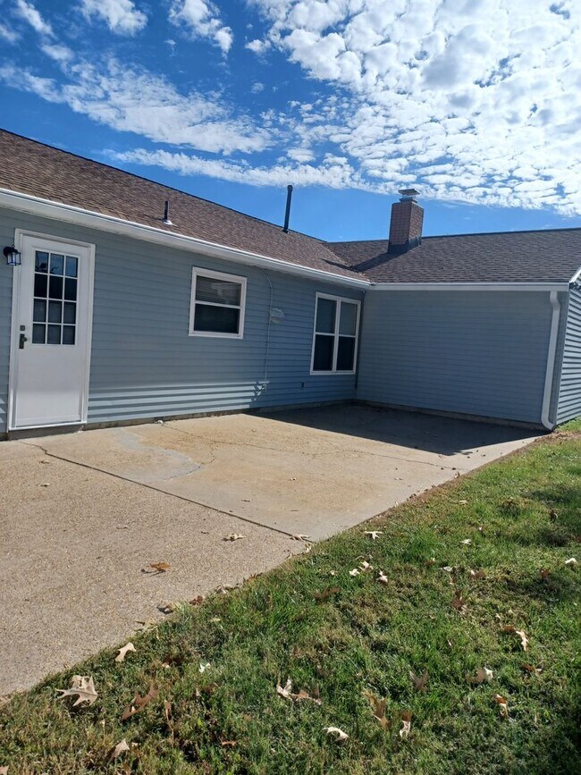 Building Photo - Welcome to this beautiful 4-bedroom, 2-bathroom home located in the desirable Virginia Beach, VA