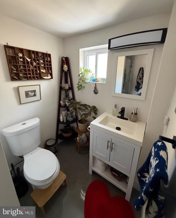 Building Photo - 2165 E Dauphin St