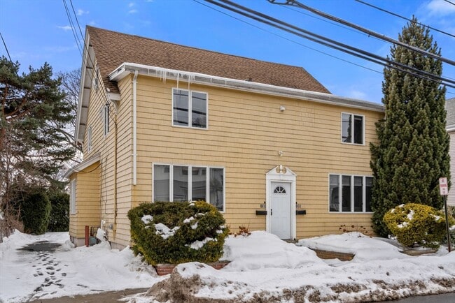 Building Photo - 133 Nichols St