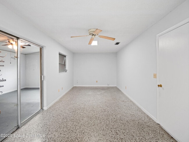 Building Photo - 905 Lisa Dr