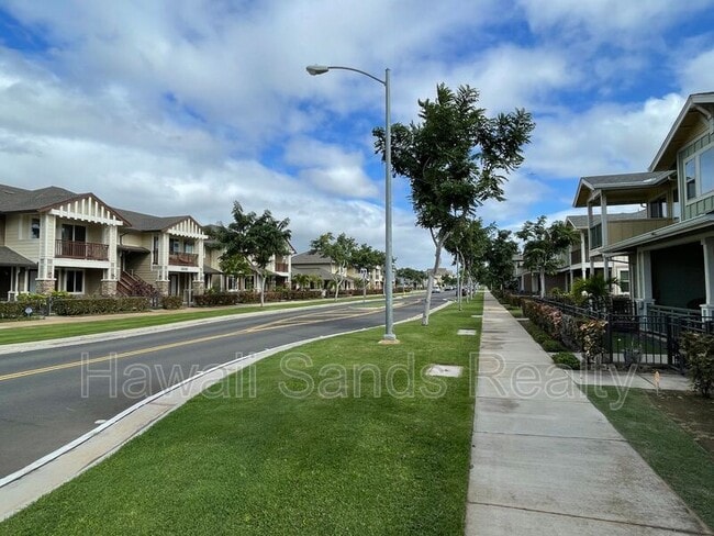 Building Photo - 1155 Kakala St