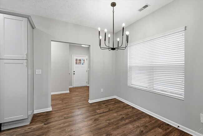 Building Photo - 630 N Hamilton Ave