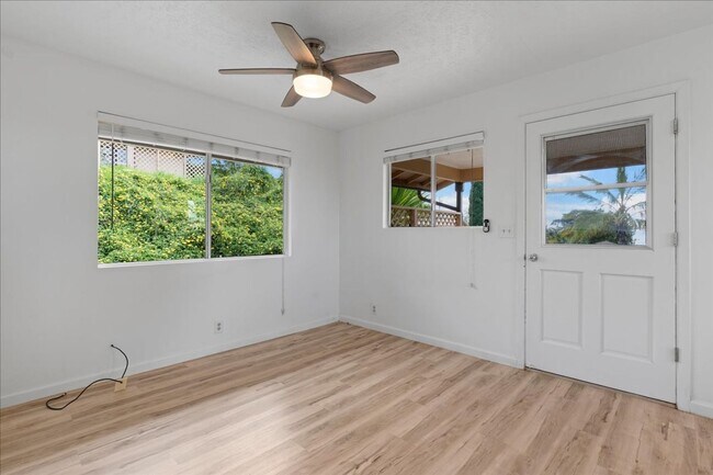 Building Photo - 515 Lower Kimo Dr