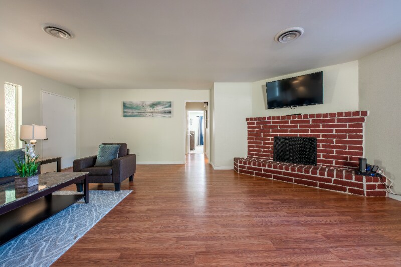 Building Photo - 4225 Parkwood Ct