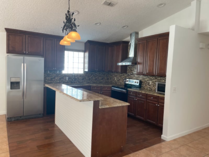 Building Photo - 1902 Ashmore Green Dr