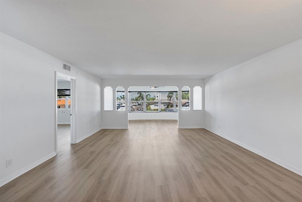 Building Photo - 3111 NE 51st St