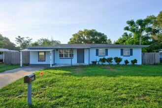 Building Photo - Cute 3/2 home in Orange Park