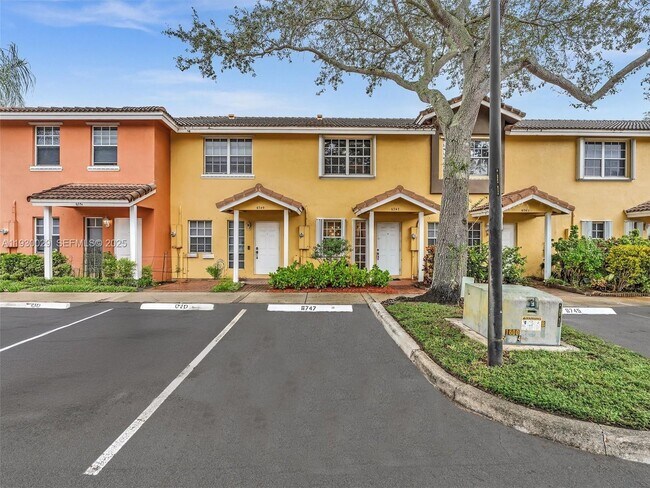 Building Photo - 6747 Sienna Club Dr