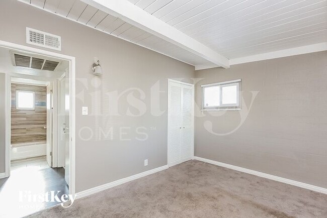 Building Photo - 420 N Princeton St