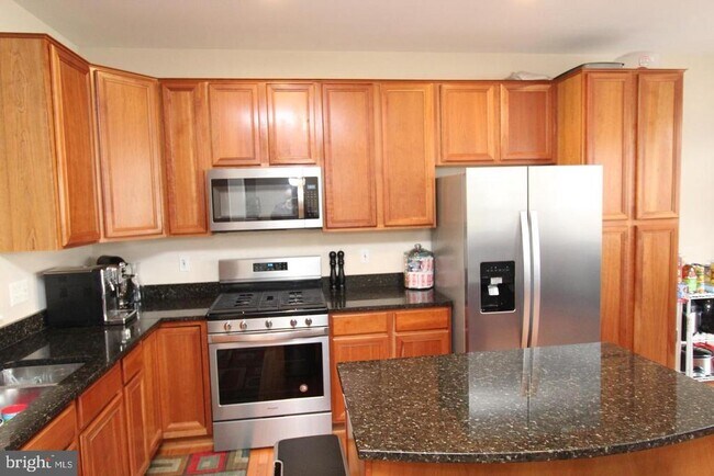 Building Photo - 648 Belmont Bay Dr