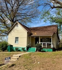 Building Photo - Coming Soon 2 Bedroom 1 Bath House