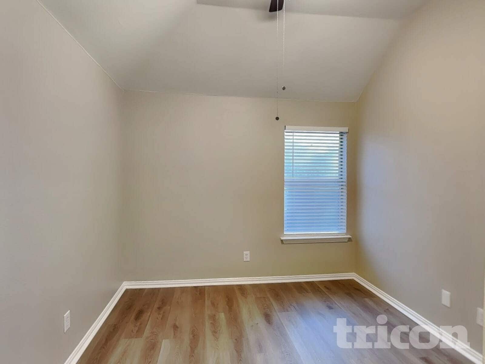 Building Photo - 709 W Park Dr