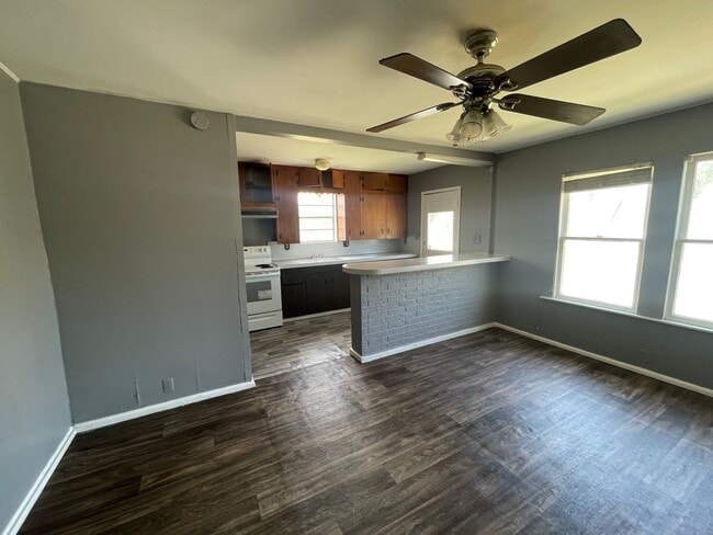 Building Photo - Corner Lot Home – Central City - Corpus Christi, TX