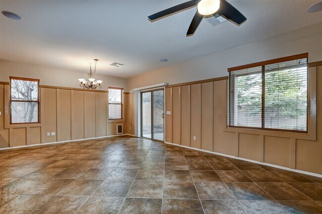 Building Photo - 4 bedroom 2 bath home in Highlands Ranch neighborhood in Chino Valley