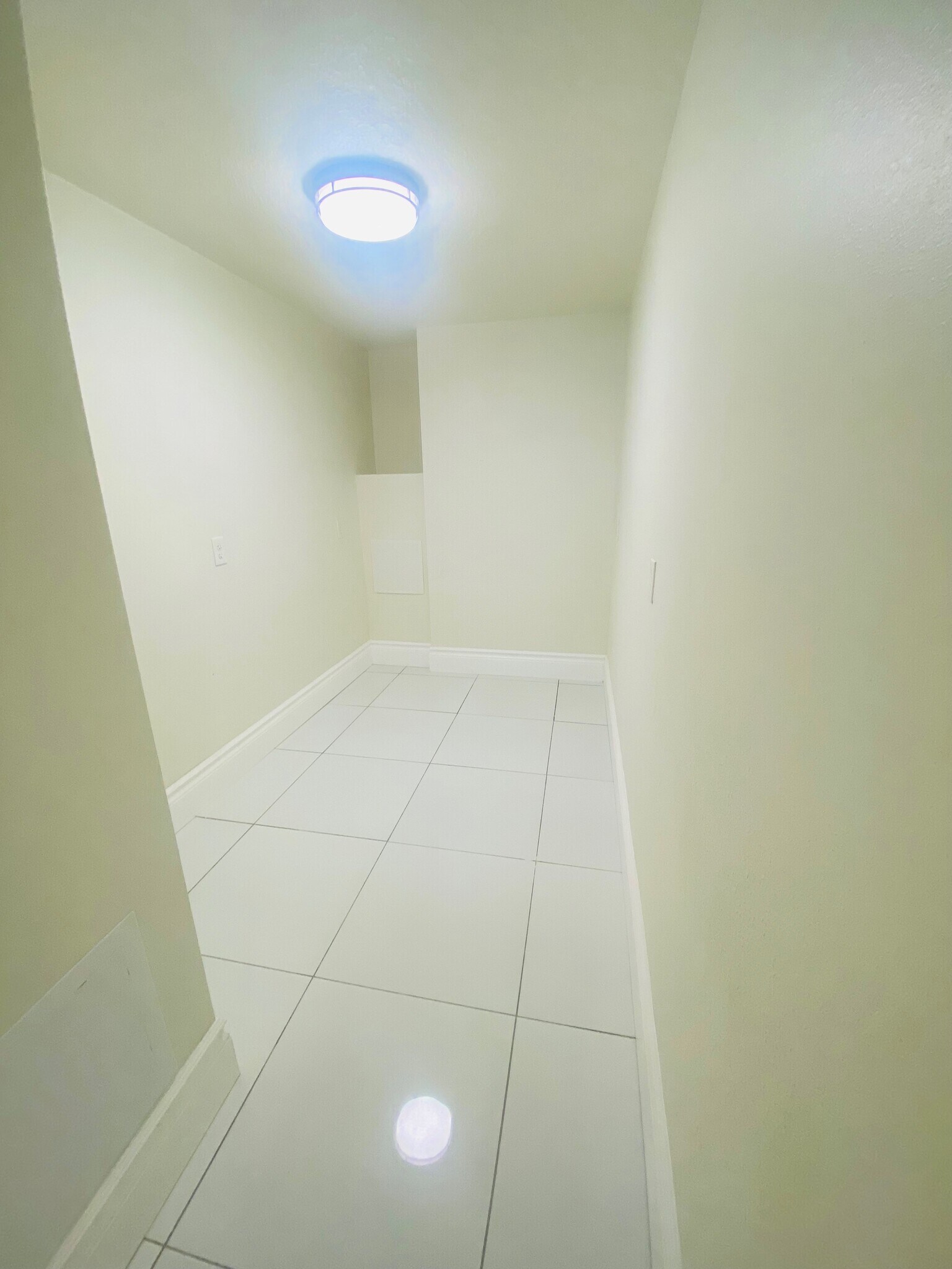 Storage or office - 1136 Fairway Cir