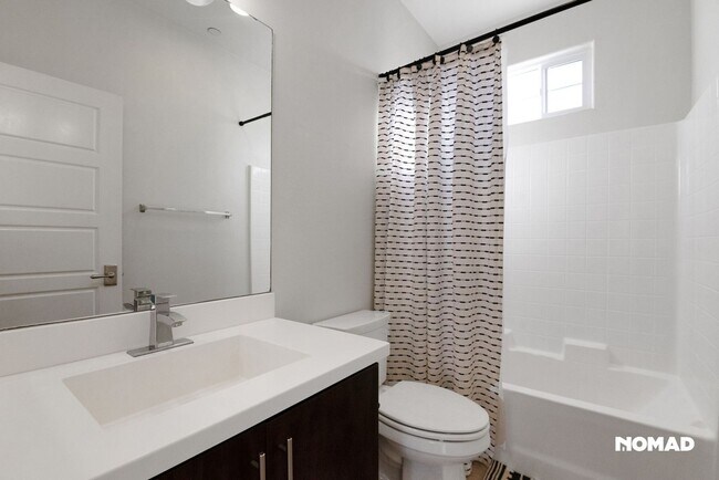 Building Photo - Luxury Townhome in Solaire/Old Creek Ranch...
