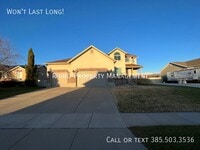 Building Photo - 2 Bedroom/1 Bathroom Duplex in Syracuse