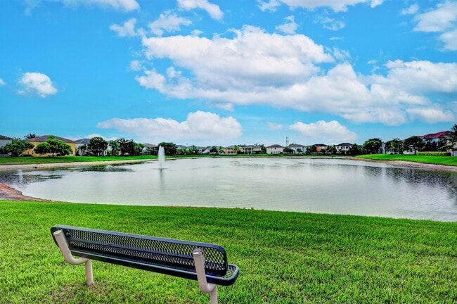 Building Photo - 748 Cresta Cir