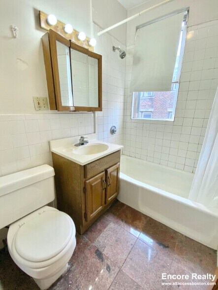 Building Photo - 11 Scottfield Rd