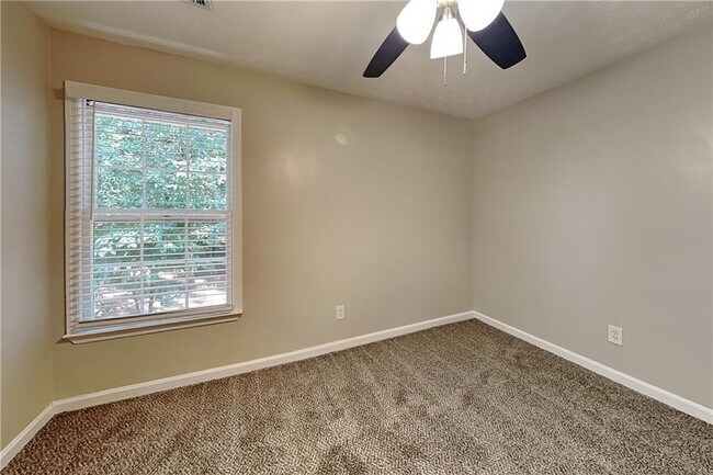 Building Photo - 10035 Feather Sound Ct