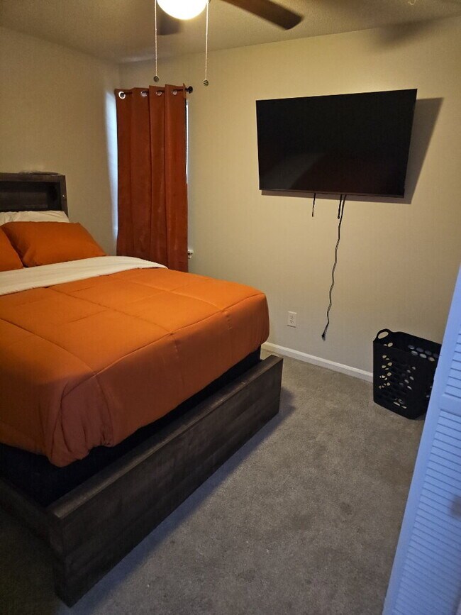 Building Photo - Fully Furnished Townhome — Move-In Ready in Summerville, SC