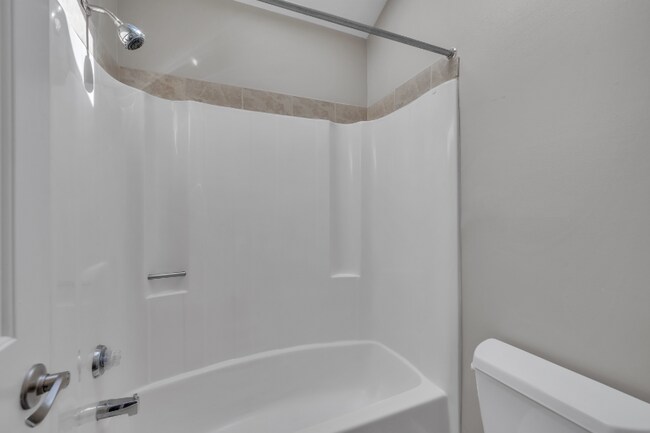 Building Photo - 106 London Plain Ct