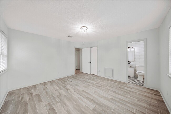 Building Photo - 9631 Truscon Dr
