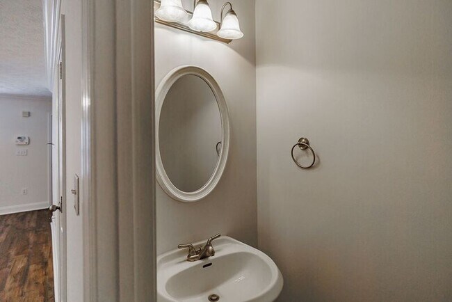 Building Photo - 105 Westchester Dr