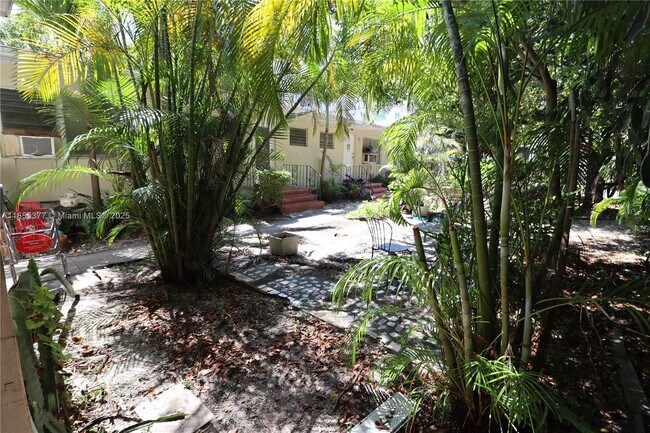 Building Photo - 777 NE 85th St