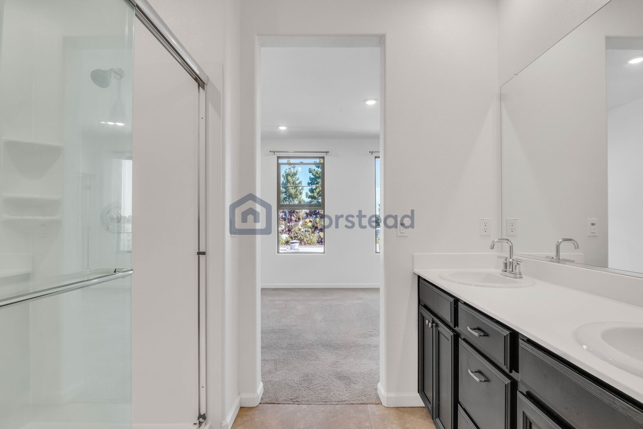 Building Photo - 25443 Parklane Dr