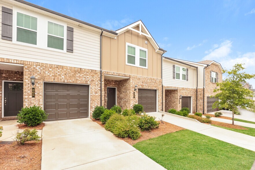 Building Photo - 906 Ridge Ln