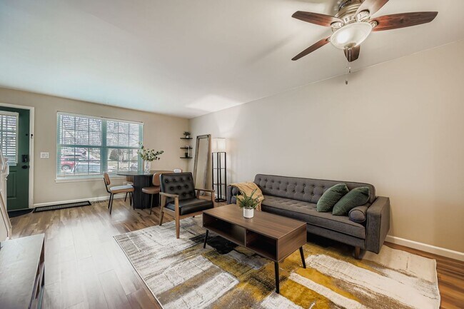Building Photo - Cozy Furnished Home in Quiet Louisville Neighborhood