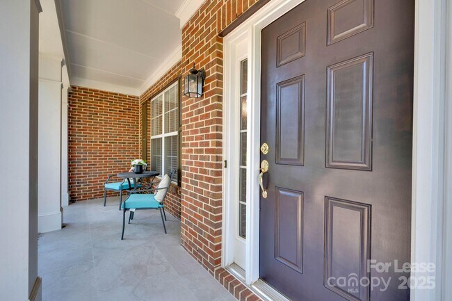 Building Photo - 105 Runningdeer Dr