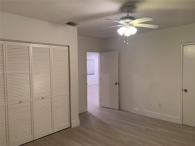 Building Photo - 315 Majorca Ave