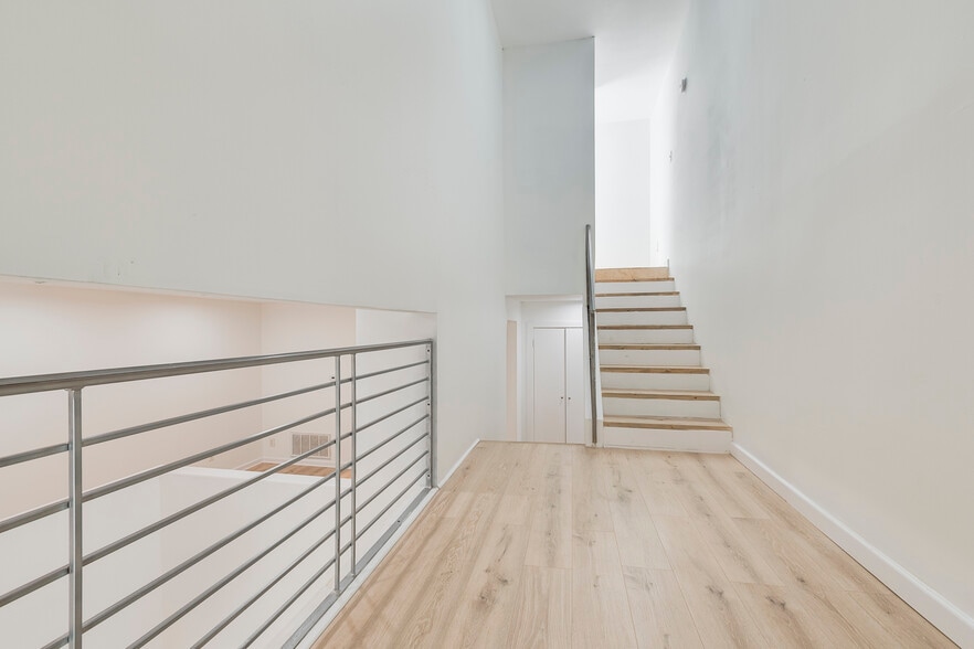 Floor 2.5- Den or Office (leading to rooftop) - 4130 Newton Ave