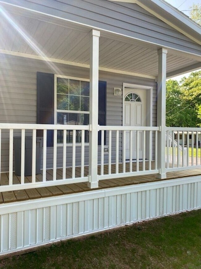 Building Photo - New 2 Bedroom Mobile Home-Denver