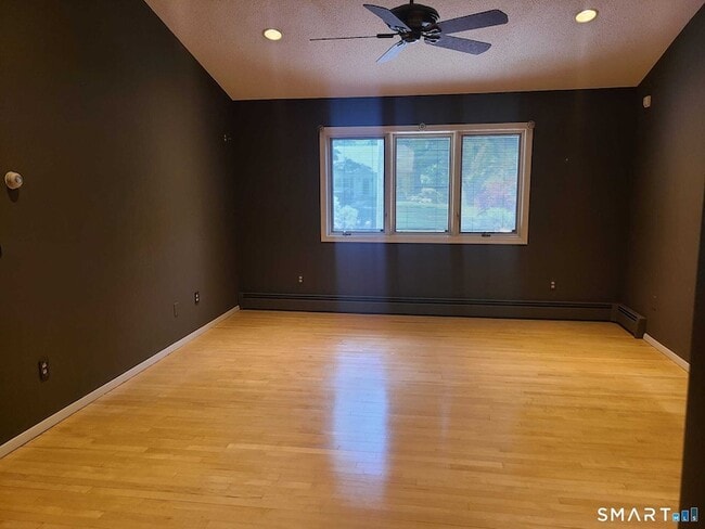 Building Photo - 925 Dunbar Hill Rd