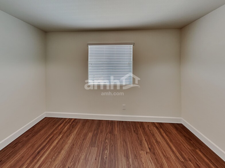 Building Photo - 1709 Macchia Ave